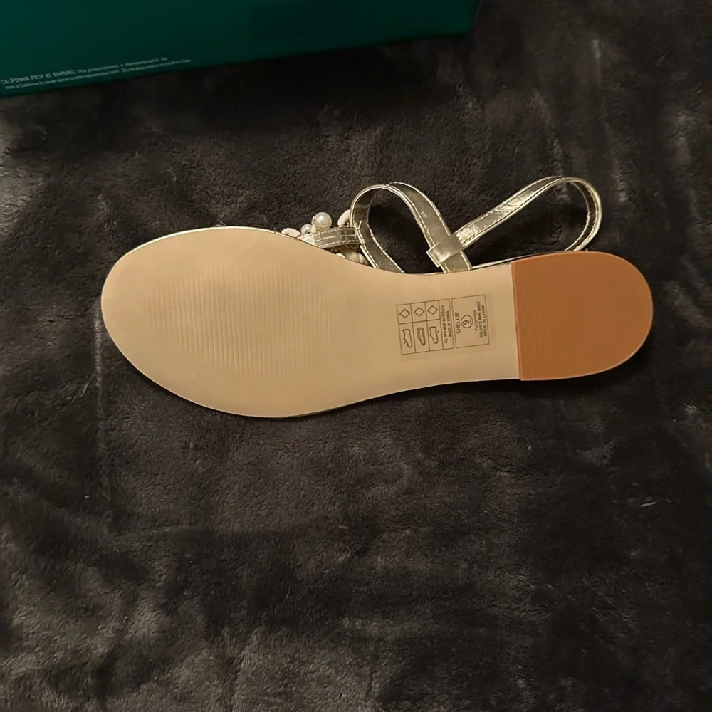 Gold Shell sandals - Picture 4 of 5